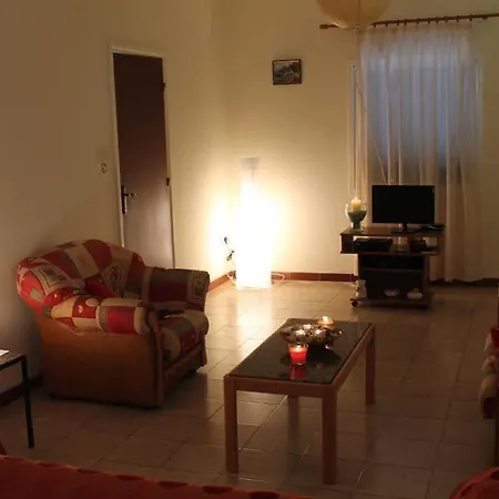 Villa Yiangos House